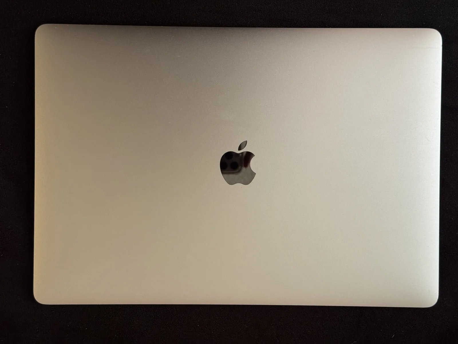 MacBook Pro 15” 2017 — i7, 16 GB RAM e SSD 512 GB — foto 3