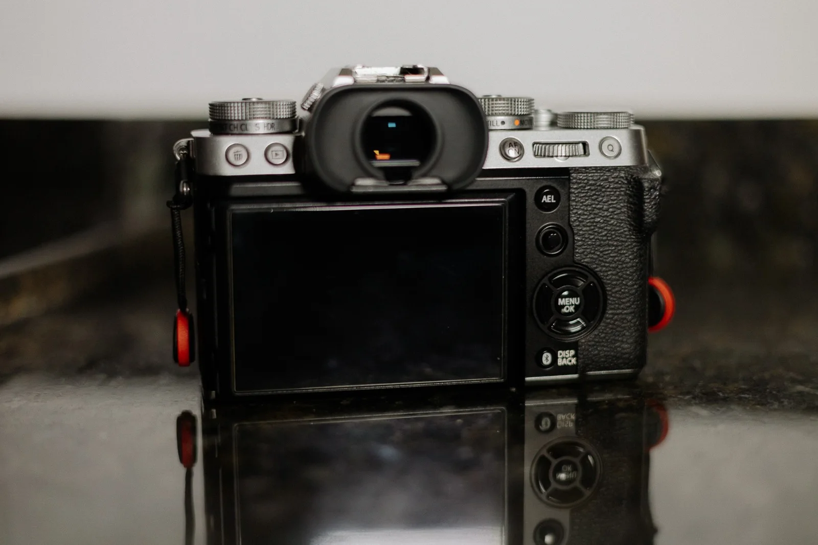 Fujifilm X-T5 Silver — 65 mil cliques e 2 baterias — foto 4