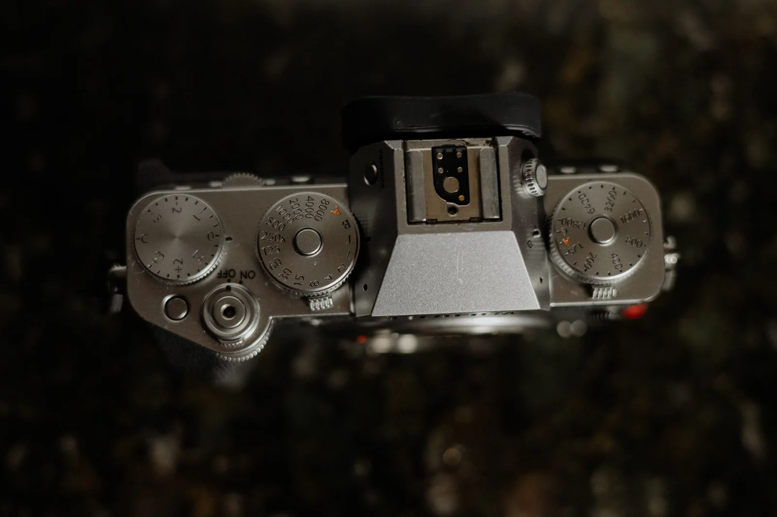 Fujifilm X-T5 Silver — 65 mil cliques e 2 baterias — foto 2