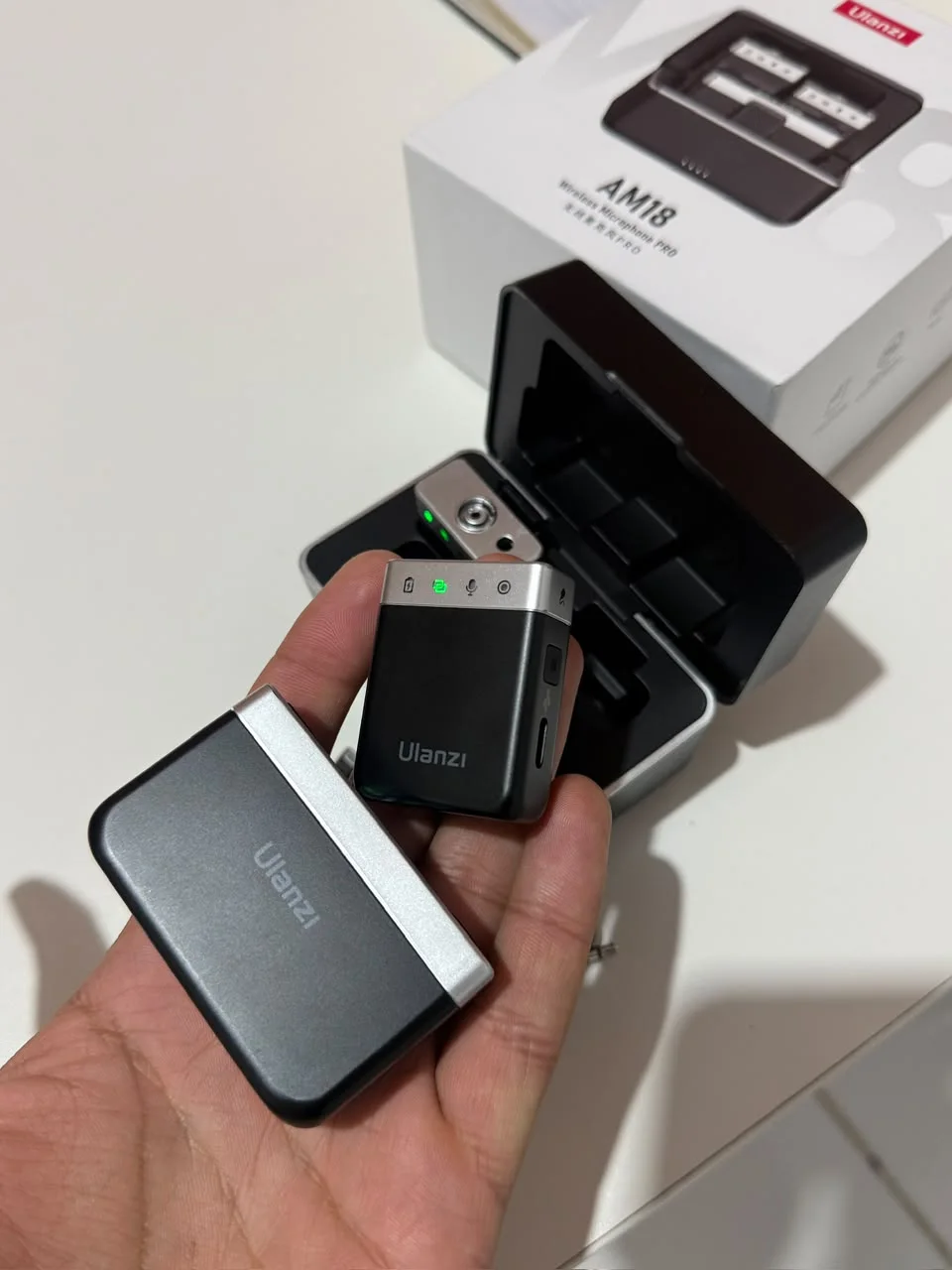 Microfone Ulanzi AM18 — combo para celular e câmera — foto 3