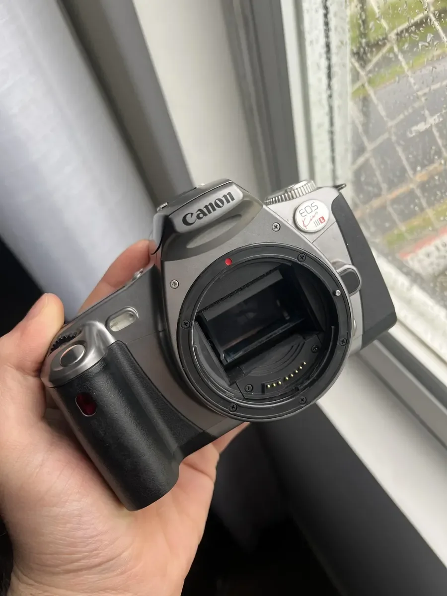 Canon EOS Kiss III — câmera analógica — foto 2